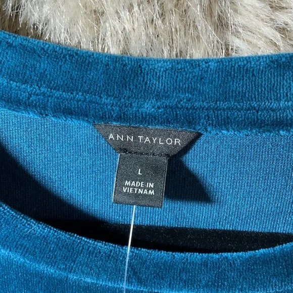 Ann Taylor Teal Short Sleeve Top - Picture 2 of 6
